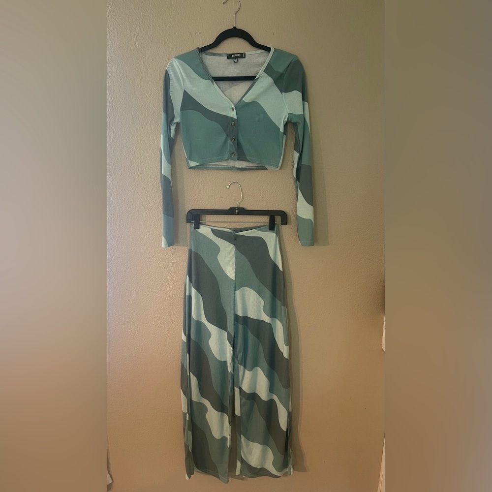 MISSGUIDED 2-PIECE LOUNGE SET